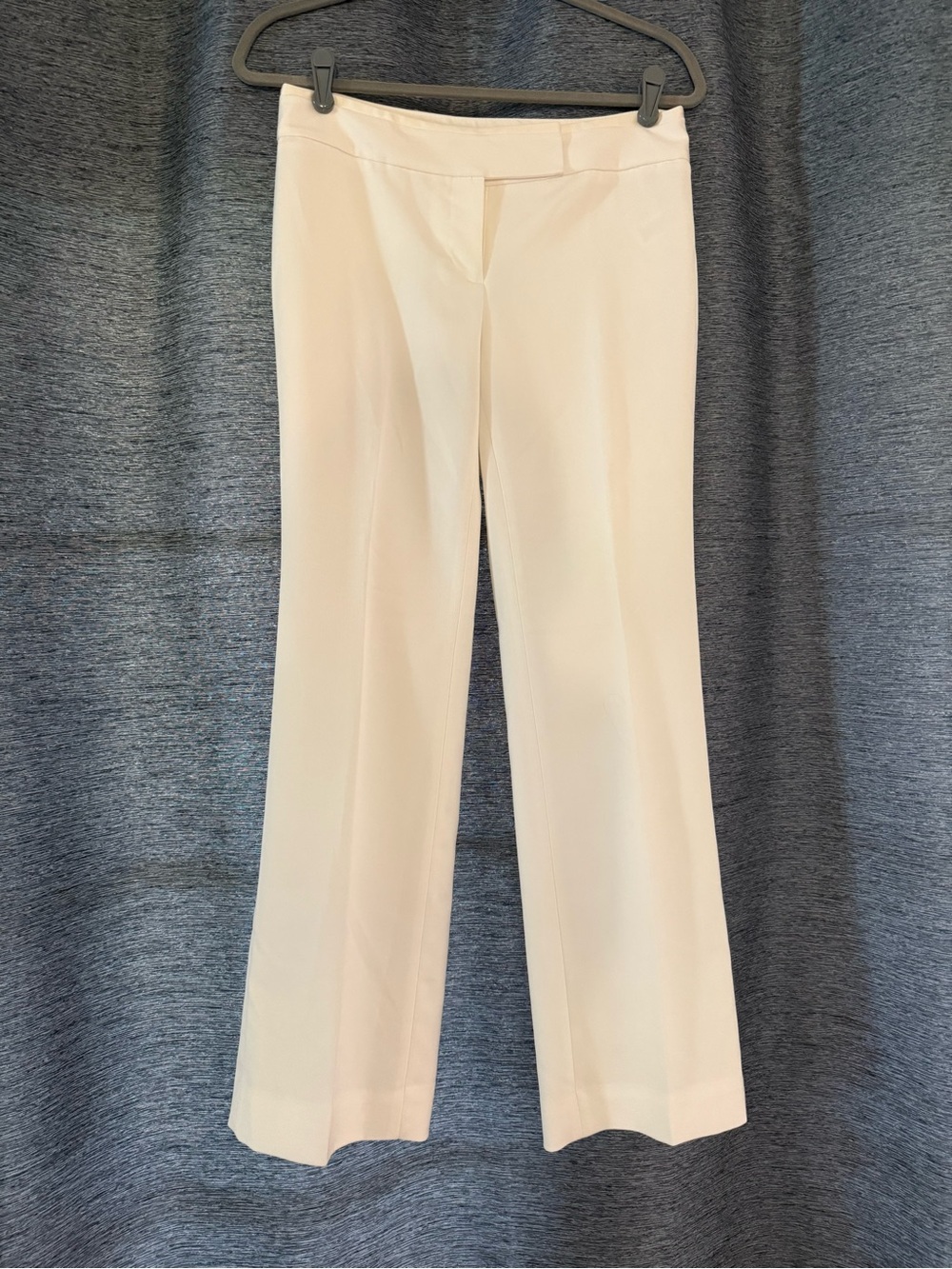 6 petite White House Black Market Cream Tailored Modern Boot Pants. Like new.